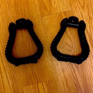 Laced leather stirrups